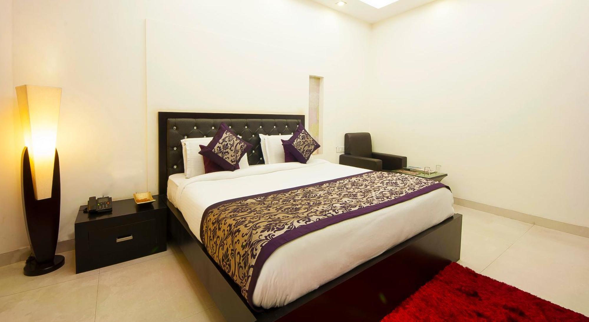 Hotel Transit International- Aerocity Delhi Airport ニューデリー エクステリア 写真